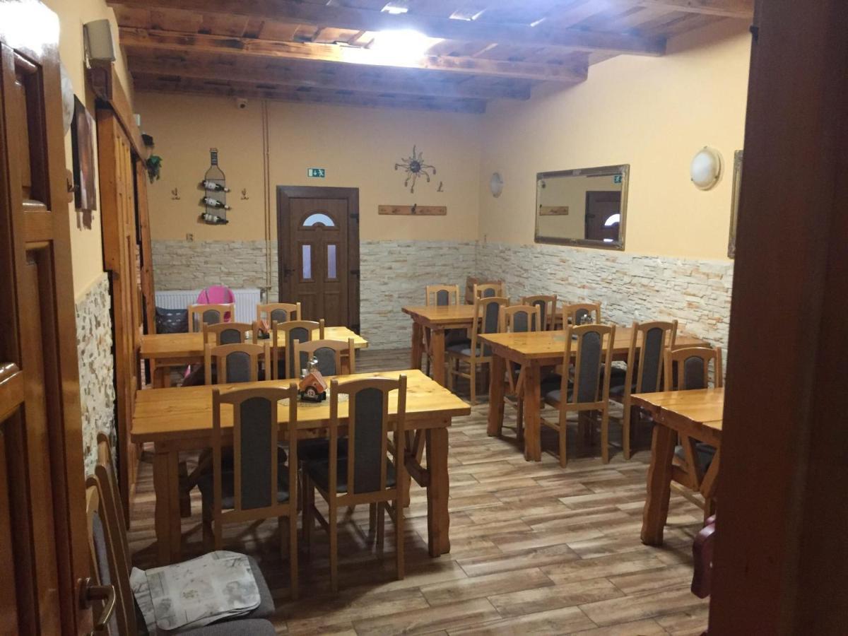 Hotel Taurus Ostrava Ngoại thất bức ảnh