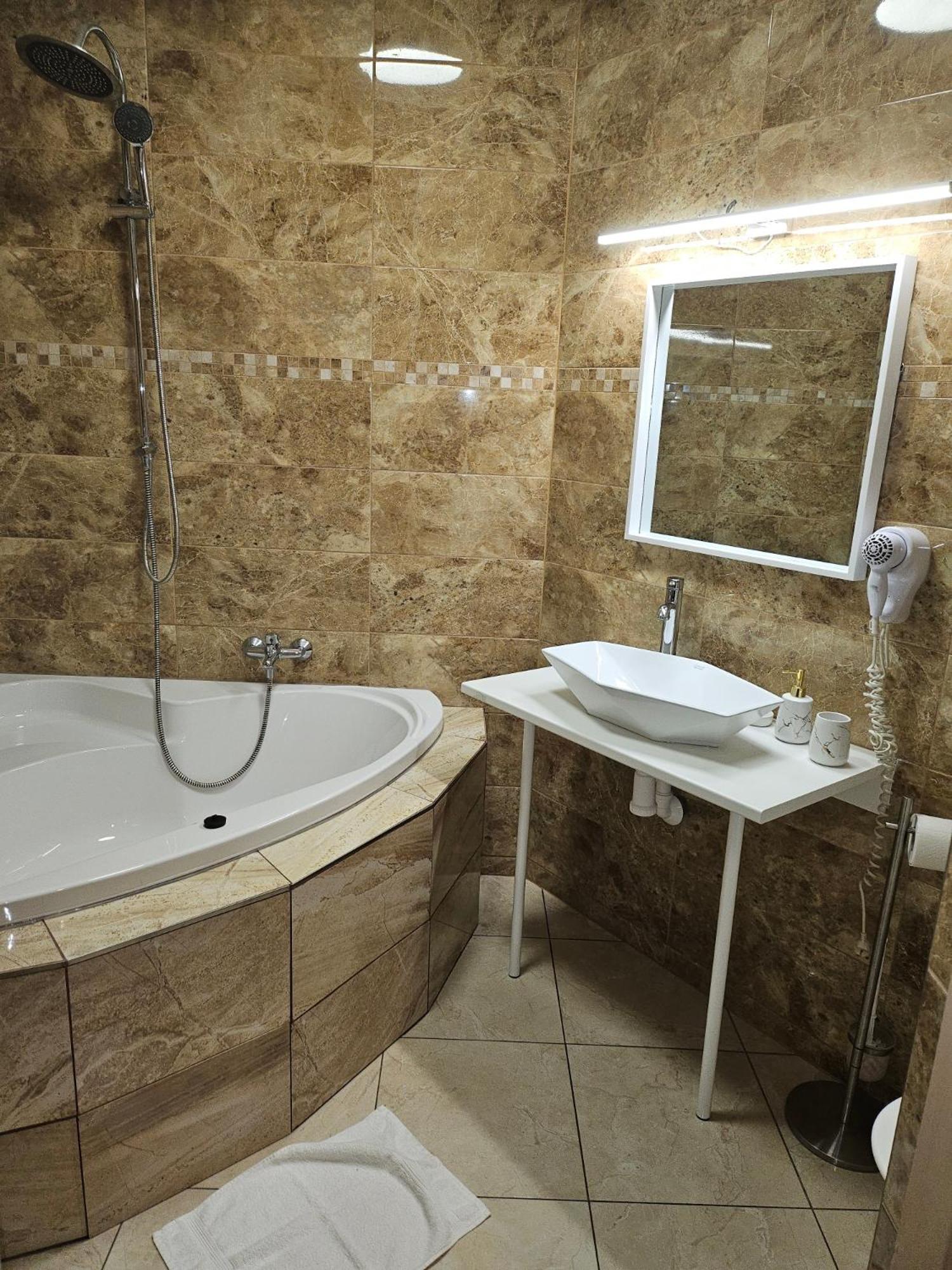 Hotel Taurus Ostrava Ngoại thất bức ảnh