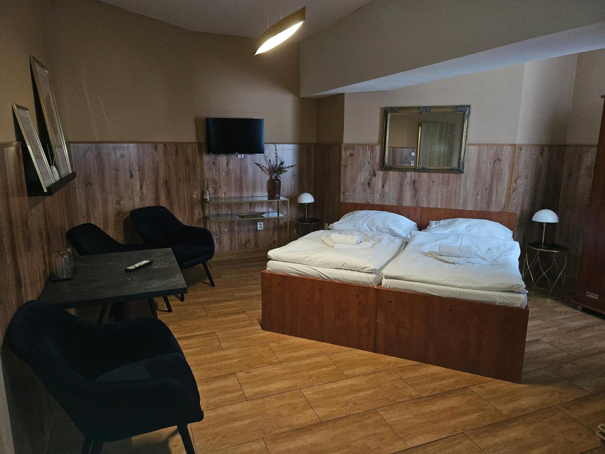 Hotel Taurus Ostrava Ngoại thất bức ảnh