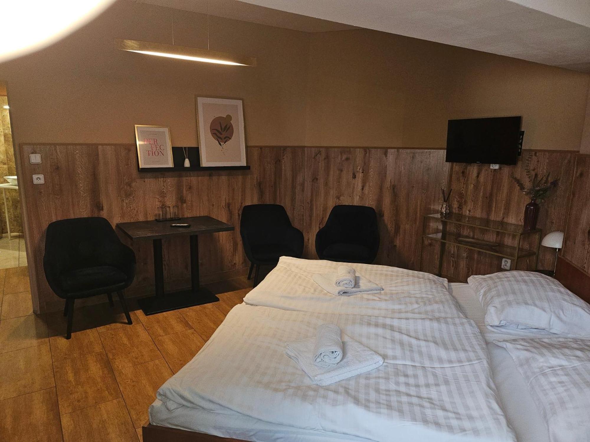 Hotel Taurus Ostrava Ngoại thất bức ảnh